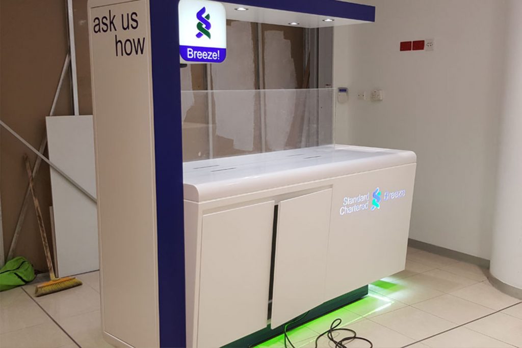 Retail service counter and display unit